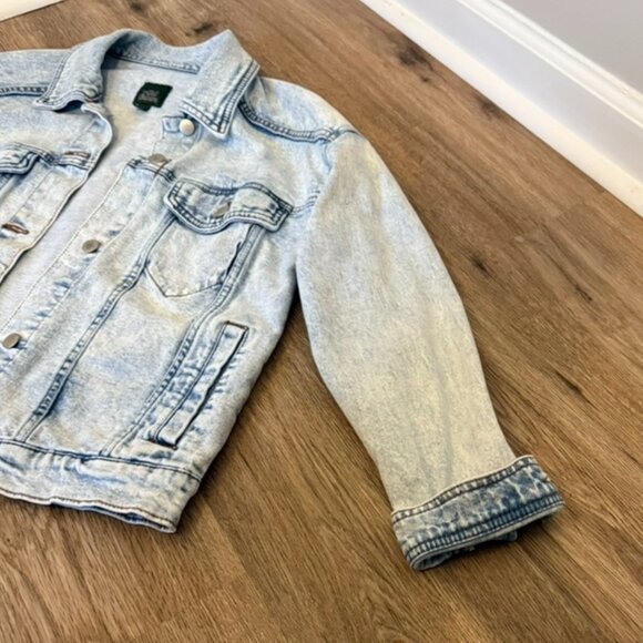 Wild Fable Light Wash Denim Jacket with Classic Button-Front Detail | Size S - Picture 2 of 6